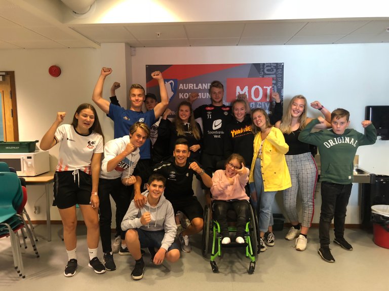 Aurland skulebesøk MOT