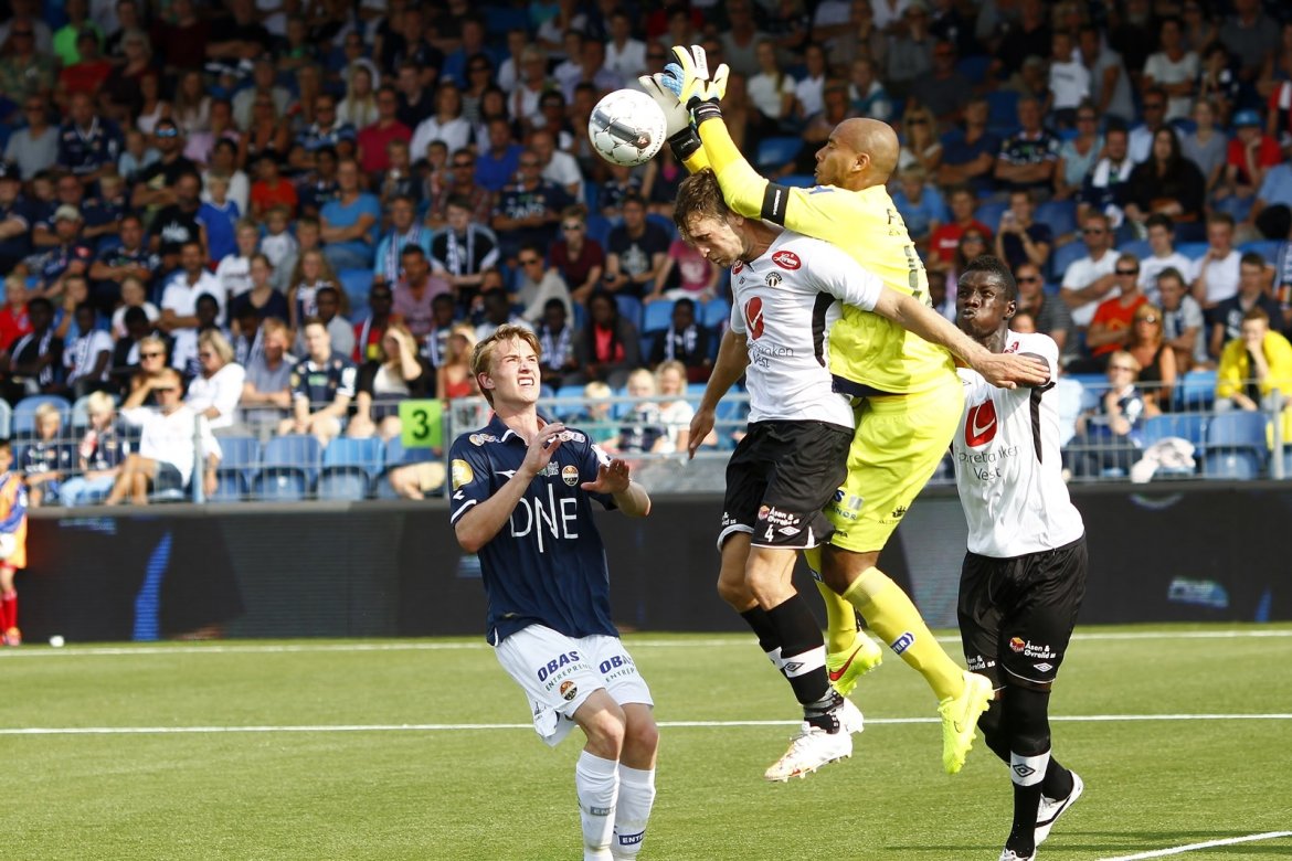 Duell mot Adam Larsen Kwarasey og Godset