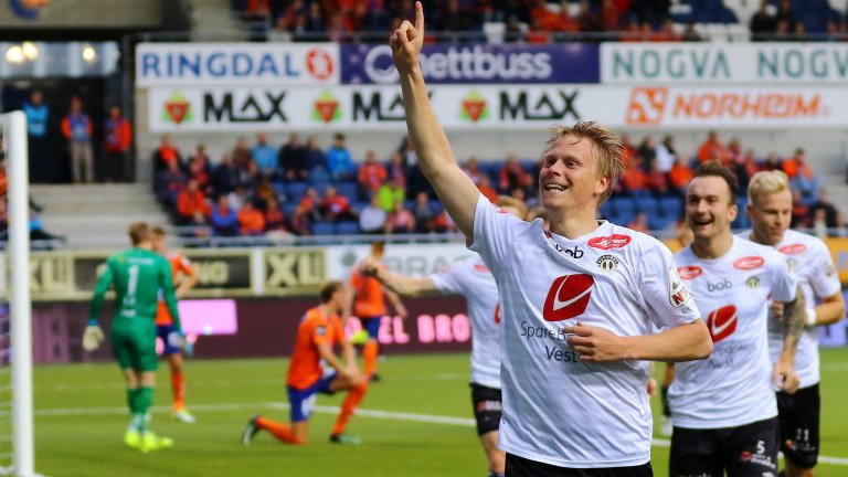 Målfeiring AalesundB 2017 Foto - Rune Sjøberg (6)