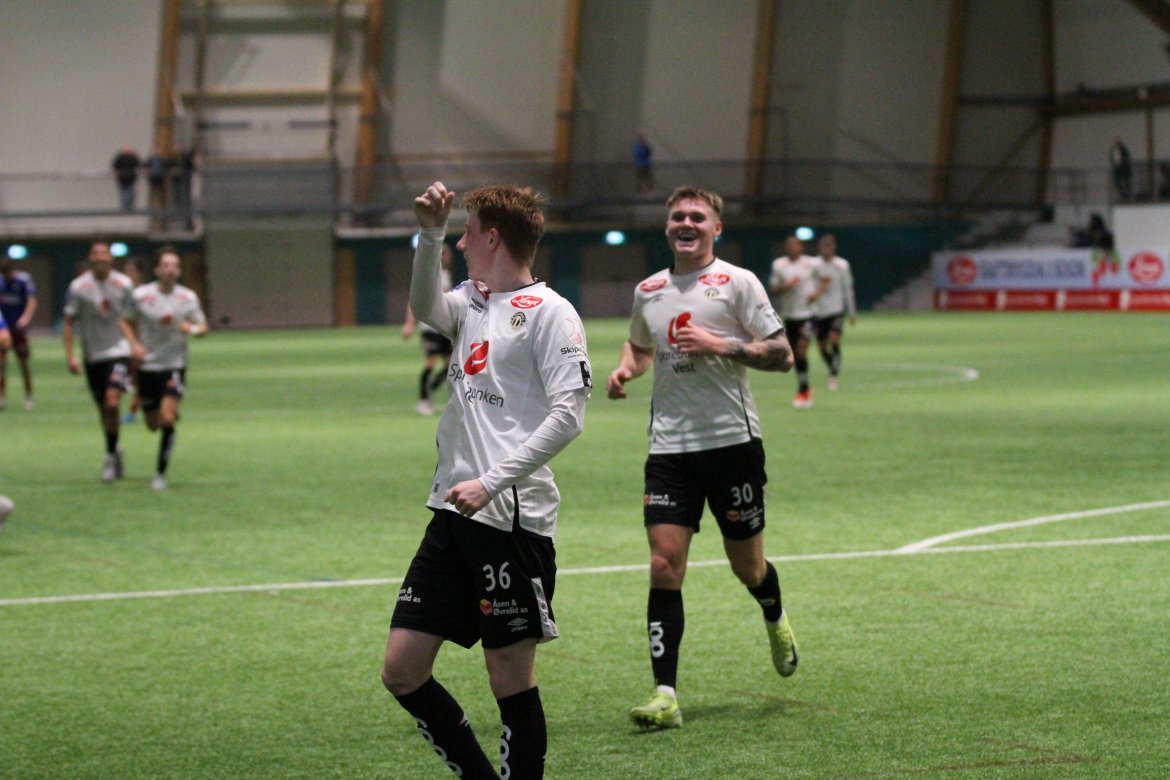 Marius scora sitt fyrste mål for A-laget mot Lysekloster
