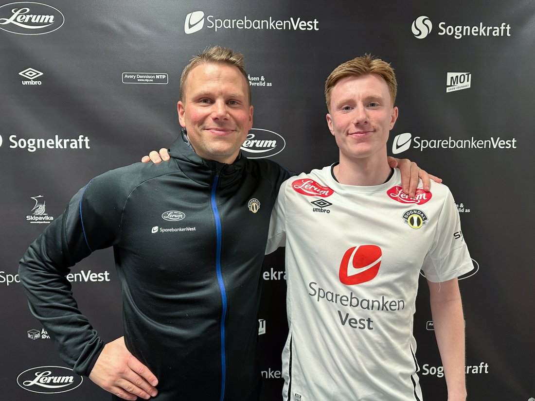 Toppspelarutviklar Patrik Karoliussen og A-lagsspelar Marius Årøy