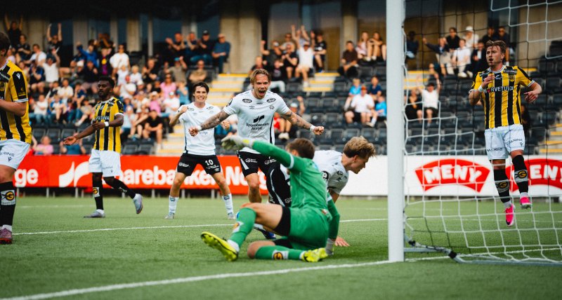Sebastian jublar mot Egersund.