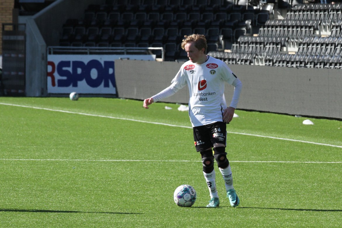 Roe Nilsen - Forsvar - Florø