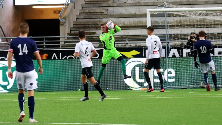 Kristian Rutlin vs Viking