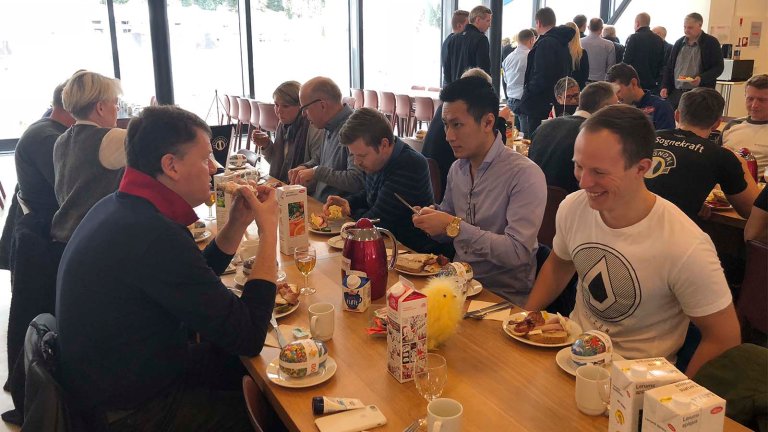 Sponsorfrukost Saman Kantina