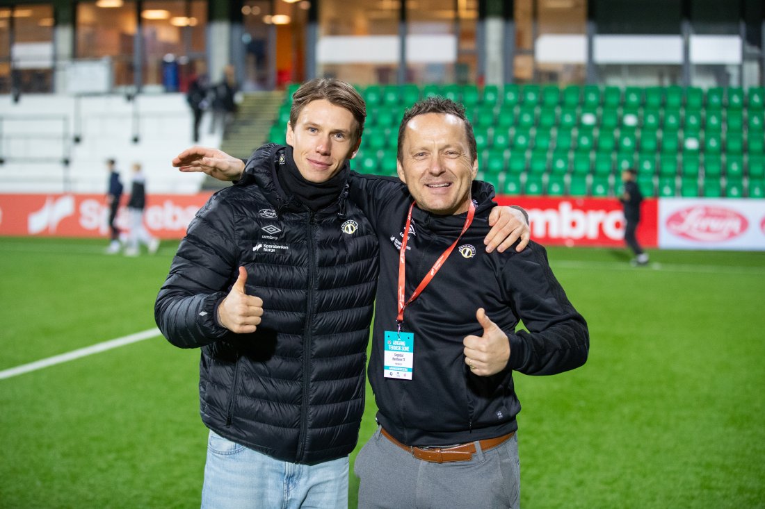 Jacob Blixt Flaten og Terje Teigen etter siste kamp